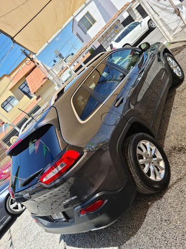 Imagen 3 de 12 de Jeep Cherokee Limited Modelo 2016