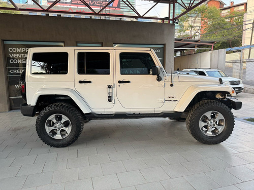 Jeep Wrangler 3.8 V6 Unlimited Sahara JK 4x4 At