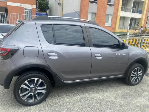 Renault Stepway 1.6 Intense Automática