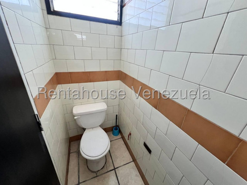 Amplia Oficina En Alquiler Excelente Ubicacion Torre Uniaragua Avenida Mariño Excelente Distribucion Instale Su Negocio Hoy Estef 25-8637