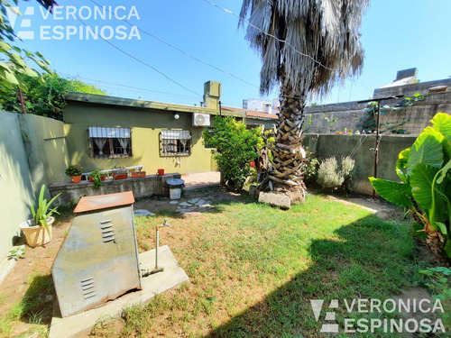 Ph En Venta, Tres Ambientes Al Frente - Moron Sur