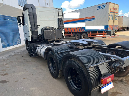Imagem 5 de 10 de Fh 440 6x2