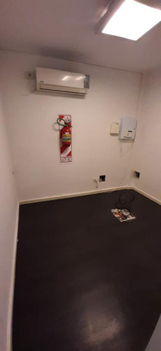 Oficina De 221 M2. En Casco Histórico. Ideal Para Renta.