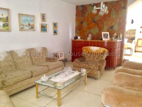 Ms 24-1742 Vendemos Hermosa Casa En Colinas Vista Alegre. A=321m2, 5h, 5b, 5p.