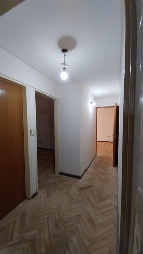 Departamento 2 Dormitorios En Venta. Pleno Centro, Laprida Al 100