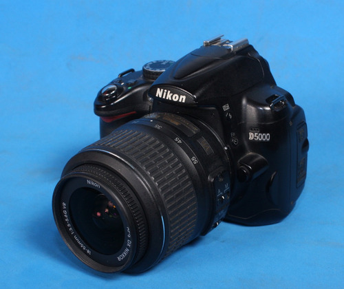  Camara Nikon D5000 