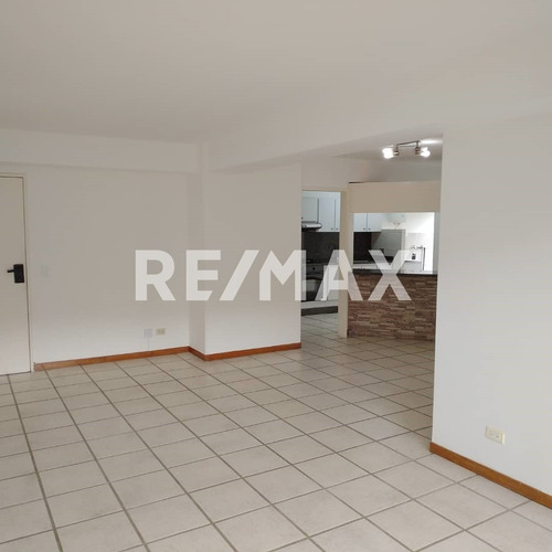 Se Ofrece En Alquiler Apartamento En Manzanares Oeste