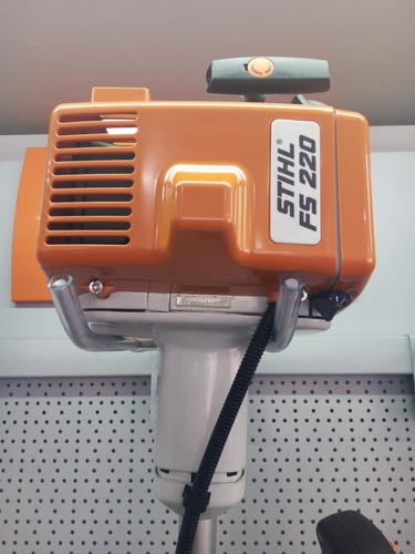 Guadaña Stihl Fs 220 Original Potente Para Trabajo Pesado