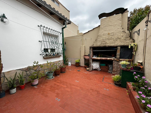 Venta Casa 4 Ambientes En Bernal