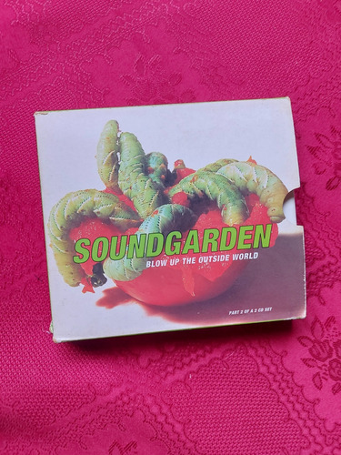 Box  2 Cds + Poster Soundgarden Blow Up The Outsid World 
