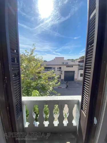 Casa En Venta 4 Dormitorios, 1 Baño Y Azotea- General Pagola -villa Muñoz