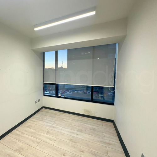 Oficina De 3 Privados Y Estacionamiento En Studio Work