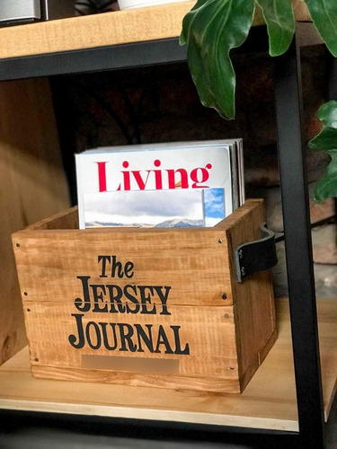 Revistero De Madera The Jersey Journal C/ Tiradores De Cuero Madera