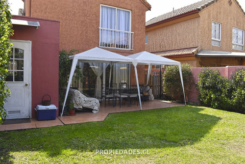 Casa En Venta De 4d/4b En Huechuraba