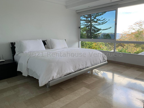 Casa En Venta Urb. Club De Cpo La Lgta, Caracas. 25-3947 Yf