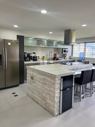 Imagen 11 de 21 de Pent House En Venta De Tres Niveles Con Terraza Hermosa Vista 04144588440