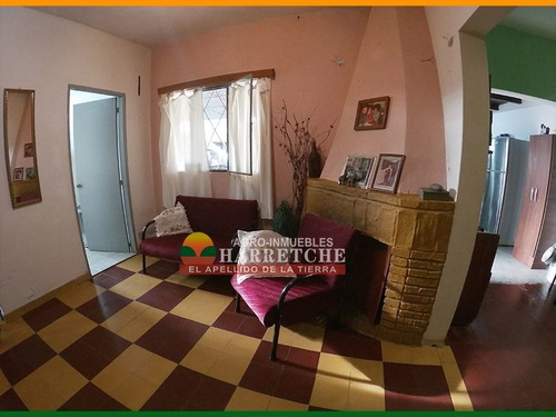 Venta De Casa Con Apartamento En Progreso, Canelones