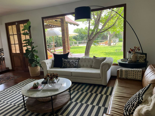 Casa En Arriendo 6d 6b Condominio Las Pircas Chicureo
