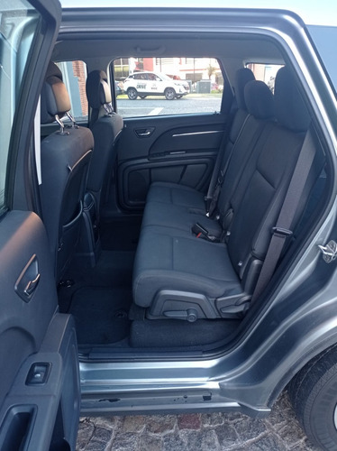 Imagen 12 de 16 de Dodge Journey Sxt