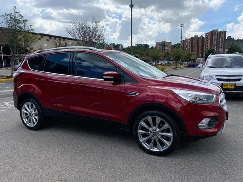 Ford Escape 2.0 TITANIUM AT 4X2