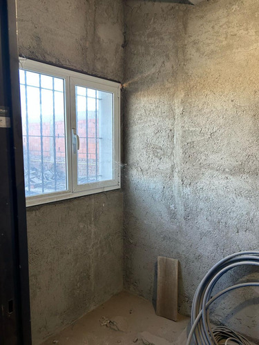 Vende Casa A Terminar Con Oficinas
