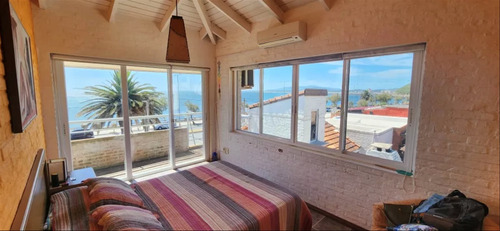 Propiedad En Venta: Casa En La Rambla De Punta Fria