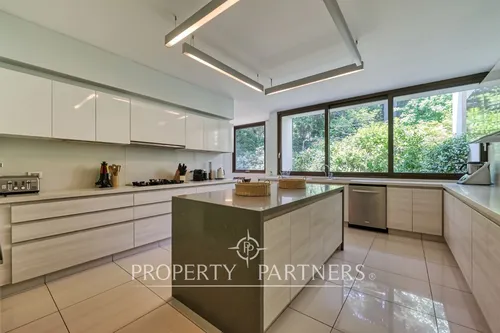 Exclusivo Departamento Con Gran Jardín Del Arquict...