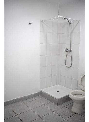 Arriendo Bodega 396 M2 + 72 M2 De Oficina, Sector Aeropuerto