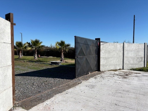 Casa En Arriendo De 4 Dorm 3 B. En Condominio Olivar