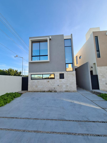 Casa En Venta En Cholul En Mérida,yucatán