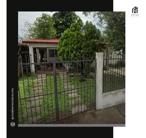 Casa En  Venta En Lázaro Cardenas, Michoacán. Col. Residencial Las Truchas. C.p. 60995 Calle Paseo Jacarandas