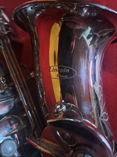 Saxofon Alto Marca Lincoln Winds Excelente Estado