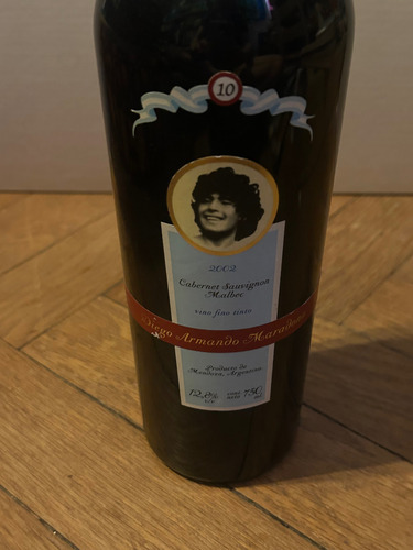 Maradona Antigua Botella Vino Llena 2002 Botella Maradona (Usado)