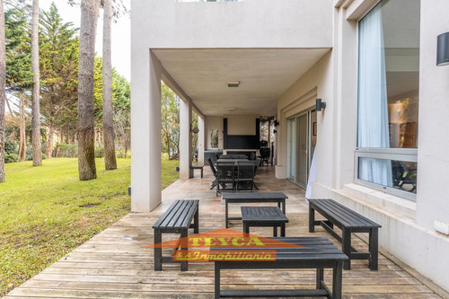Venta , Exclusiva Casa De 4 Ambientes C/ Dep. En Terrazas Al Golf, Pinamar