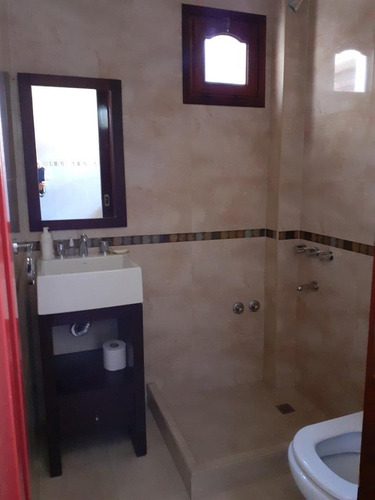 Imagen 29 de 30 de Chalet Sobre Lote De 10 X 32 - Parque Ayerza - Castelar Nort