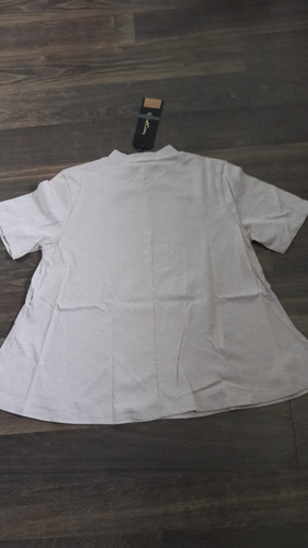 Remera Blusa Daniel Cassin Nueva Sin Uso Beige