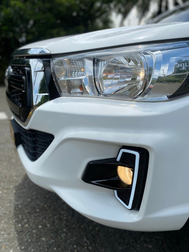 Imagen 18 de 24 de Toyota Hilux 2.4 Td Mt 4x4