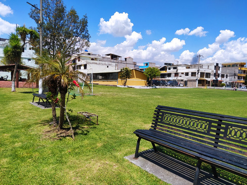 Casa Unifamiliar De 3 Plantas Conocoto De Oportunidad