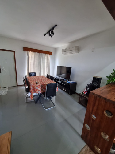Casa 4 Dormitorios Impecable Gran Terreno Barbacoa