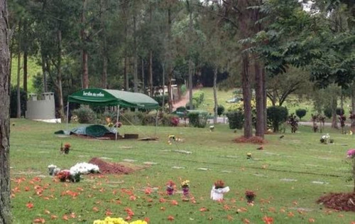 Jazigo Túmulo Cemitério Jardim Da Colina Com 4 Gavetas