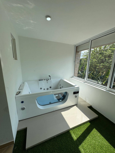 Townhouse De Lujo En Terrazas De Camoruco - Wc
