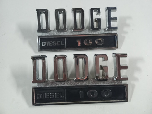 Dodge Pick - Up D 100 Diesel Insignias Laterales.