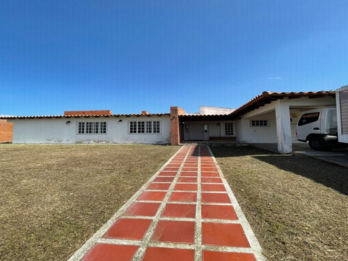 Casa En Venta Urbanización Los Tucanes