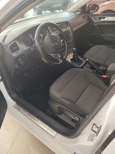 Imagen 13 de 15 de Volkswagen Golf 2016 1.4 Comfortline Tsi