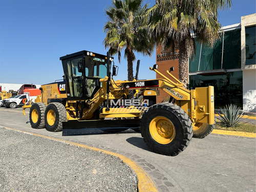 Motoconformadora Caterpillar 140h 2003
