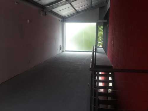 Imagen 6 de 8 de Local - Solano García Casi Ellauri, 100 M2 , 5 Mts De Frente !!