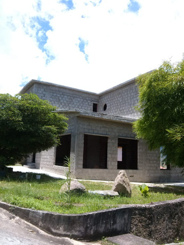 Sky Group Vende Casa En Obra Gris . Conj. Rústico. El Mirador.urb. Altamira . La Entrada. Municipio Naguanagua. Luz Coelho.