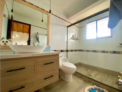 Vendemos Casa Con Apartamento Incluido En Poblado - La Cola Del Zorro