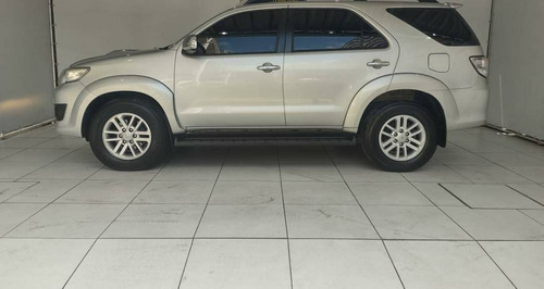 Toyota Hilux Sw4 3.0 Srv 4x4 7 Lugares 16v Turbo
