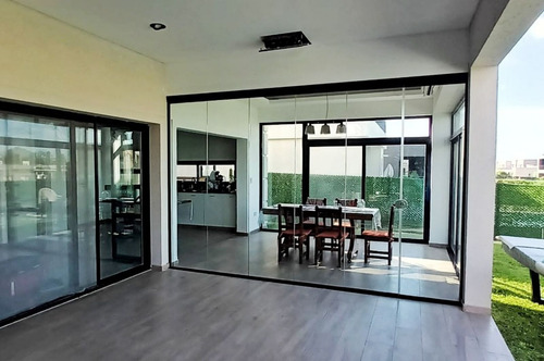Casa Chalet En Venta En Escobar, G.b.a. Zona Norte, Argentina
